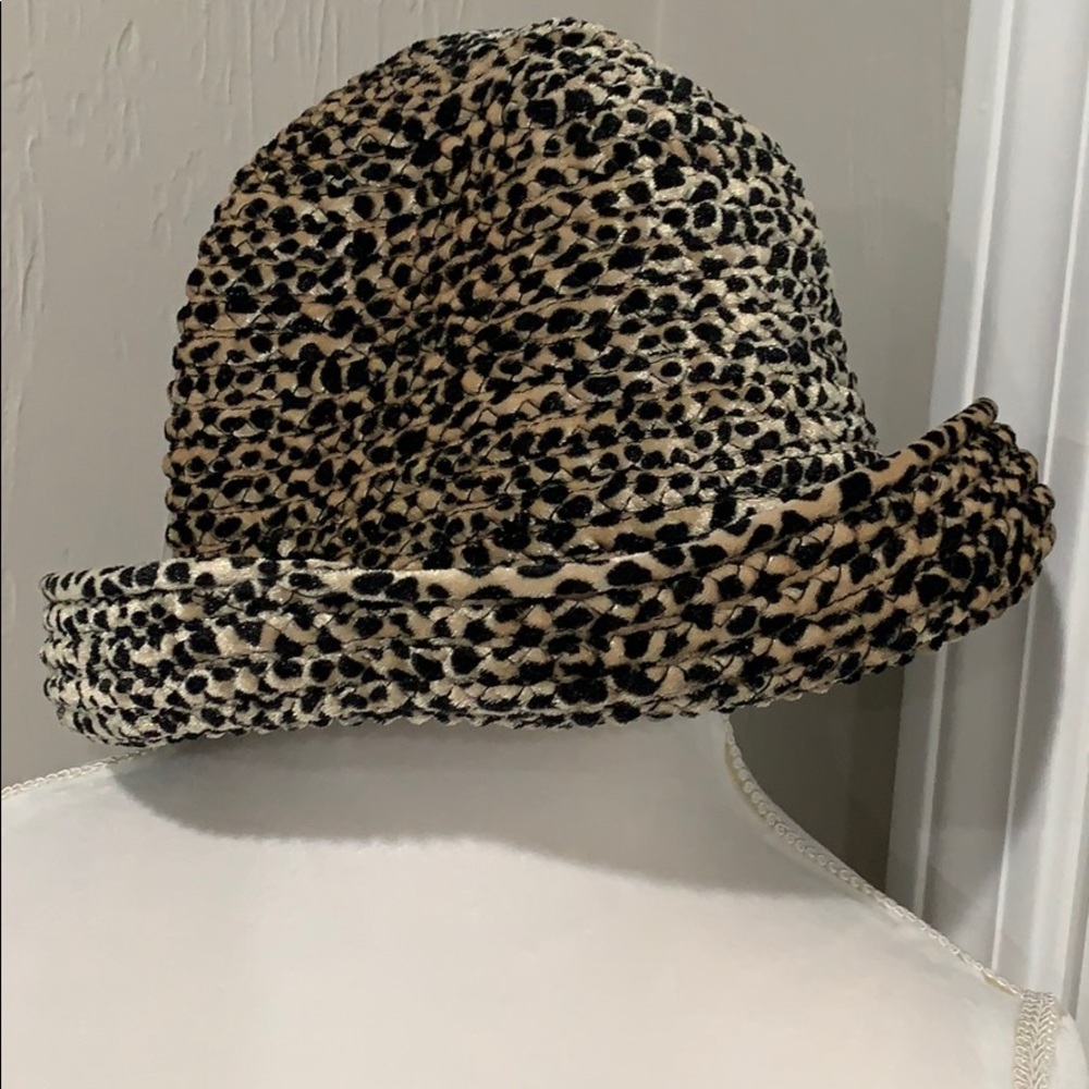 BETMAR VINTAGE LEOPARD PRINT HAT
